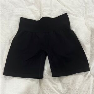 NVGTN Black Solid Seamless Short